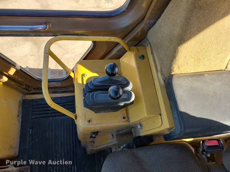 image for item MX9606 1999 Caterpillar 963B  track loader