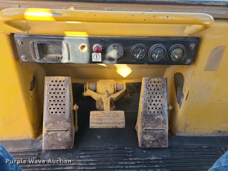 image for item MX9606 1999 Caterpillar 963B  track loader