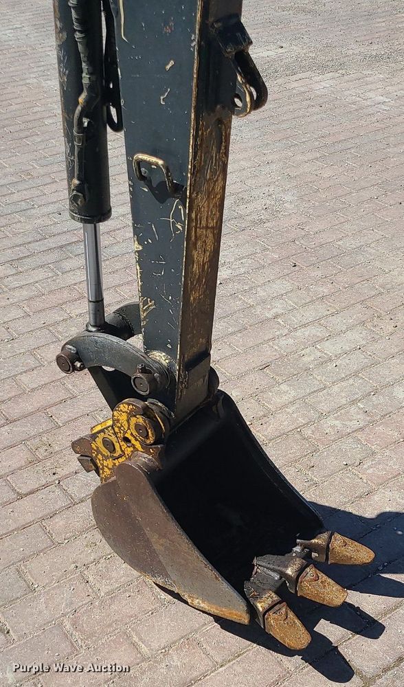 image for item MX9608 2012 John Deere 17D  mini excavator