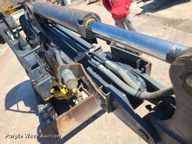 image for item MX9608 2012 John Deere 17D  mini excavator