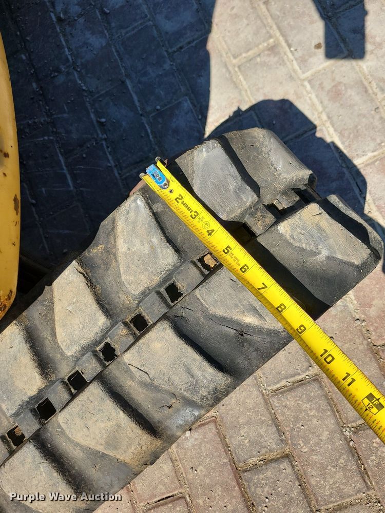 image for item MX9608 2012 John Deere 17D  mini excavator