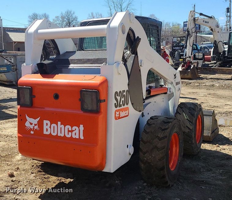 image for item MX9609 2006 Bobcat S250  skid steer loader