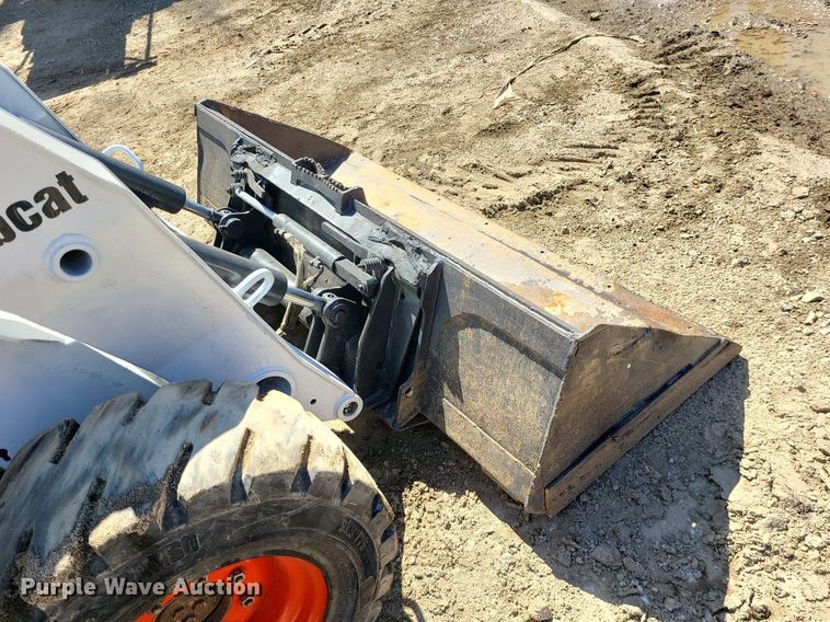 image for item MX9609 2006 Bobcat S250  skid steer loader