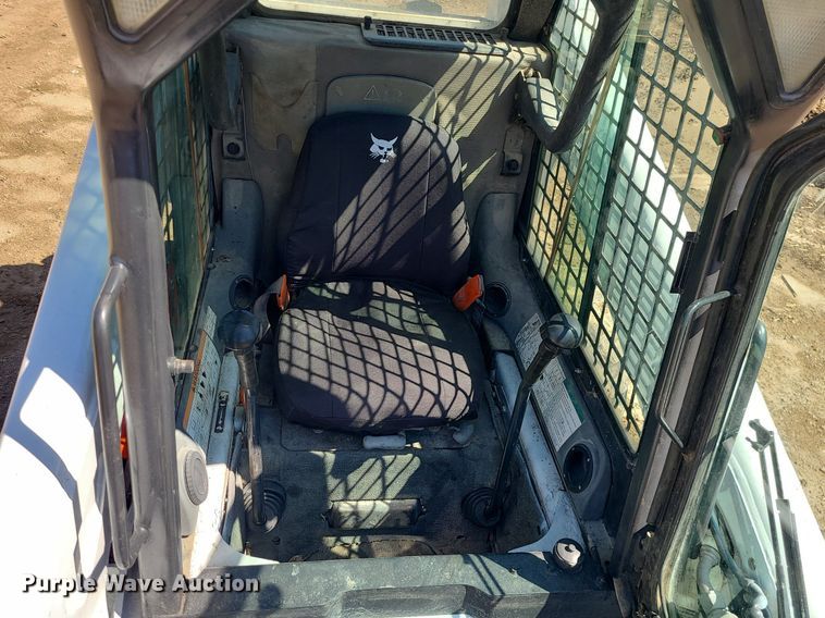 image for item MX9609 2006 Bobcat S250  skid steer loader