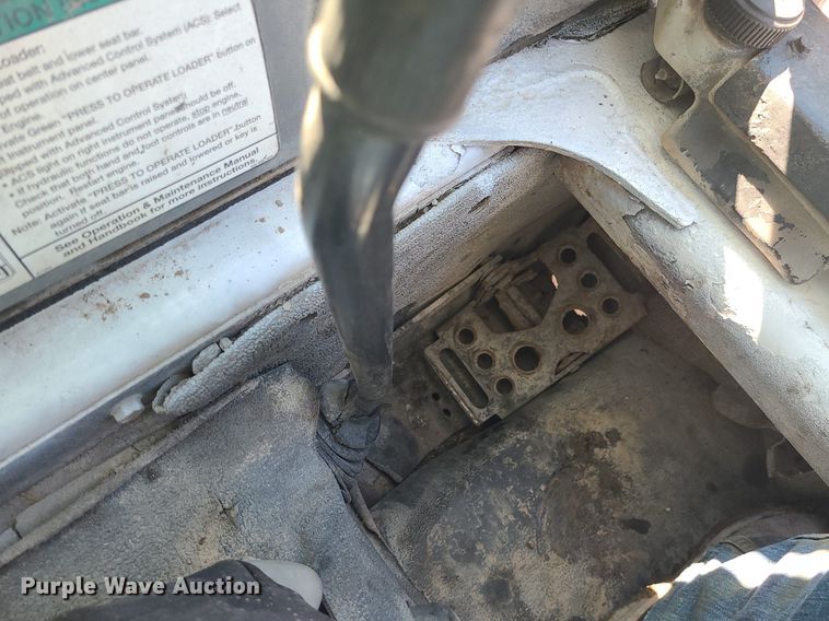 image for item MX9609 2006 Bobcat S250  skid steer loader