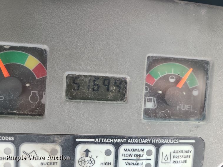 image for item MX9609 2006 Bobcat S250  skid steer loader