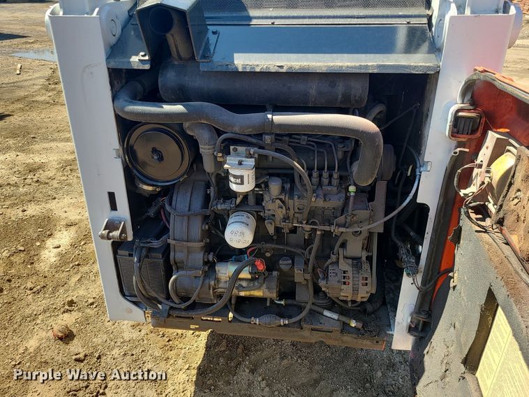 image for item MX9609 2006 Bobcat S250  skid steer loader