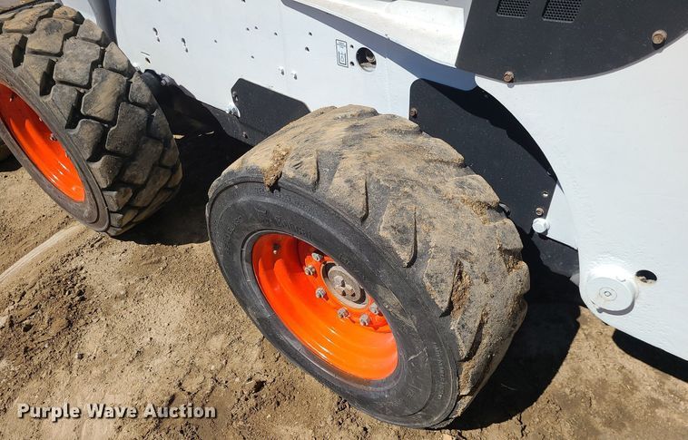 image for item MX9609 2006 Bobcat S250  skid steer loader