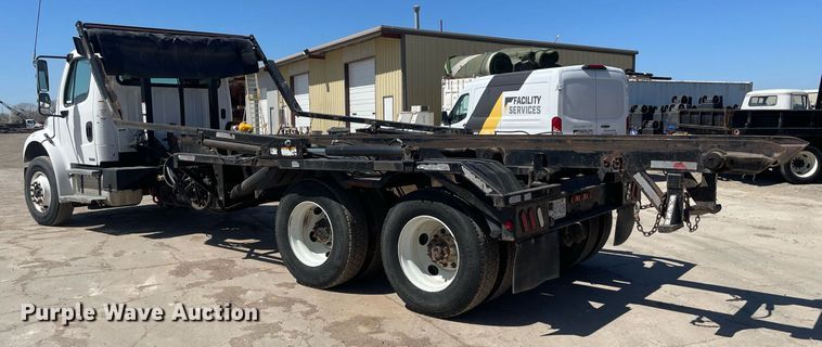 image for item MY9244 2007 Freightliner Business Class M2  roll-off container truck