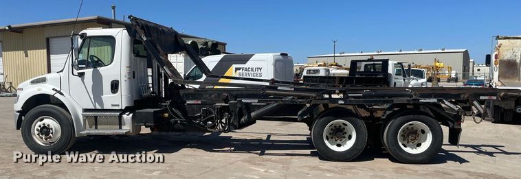 image for item MY9244 2007 Freightliner Business Class M2  roll-off container truck