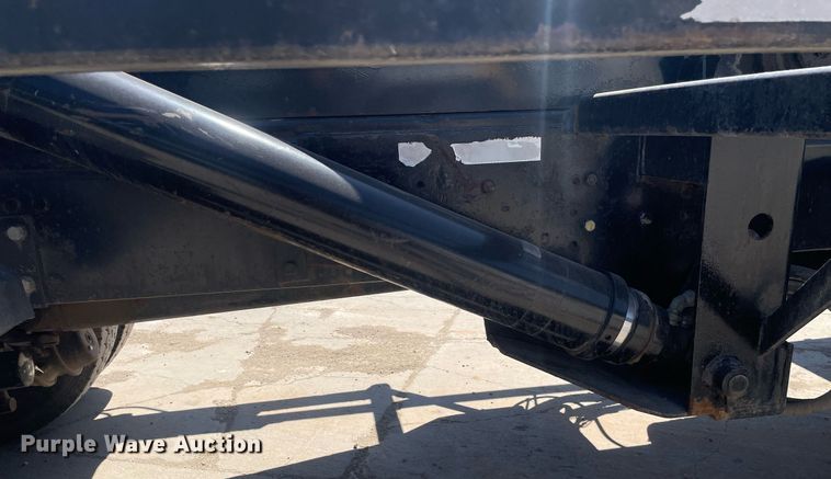 image for item MY9244 2007 Freightliner Business Class M2  roll-off container truck