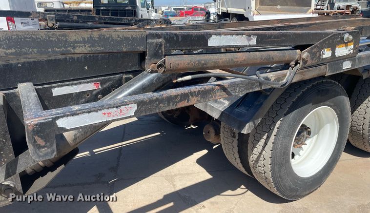 image for item MY9244 2007 Freightliner Business Class M2  roll-off container truck