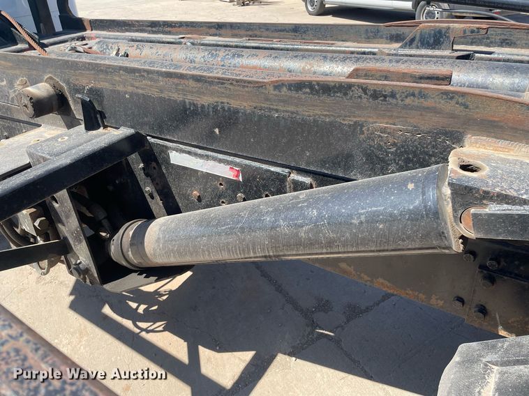 image for item MY9244 2007 Freightliner Business Class M2  roll-off container truck