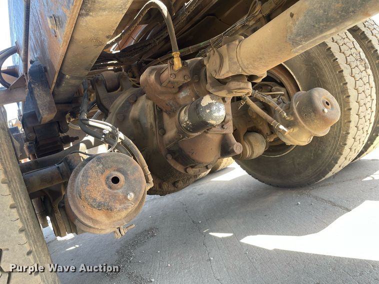 image for item MY9244 2007 Freightliner Business Class M2  roll-off container truck