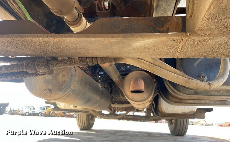 image for item MY9244 2007 Freightliner Business Class M2  roll-off container truck