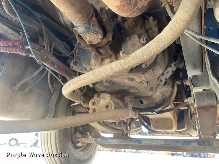 image for item MY9244 2007 Freightliner Business Class M2  roll-off container truck