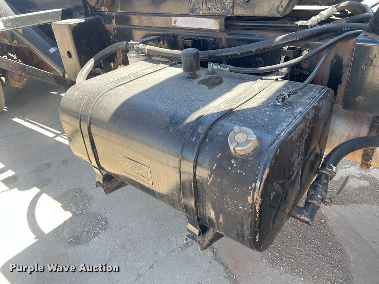 image for item MY9244 2007 Freightliner Business Class M2  roll-off container truck