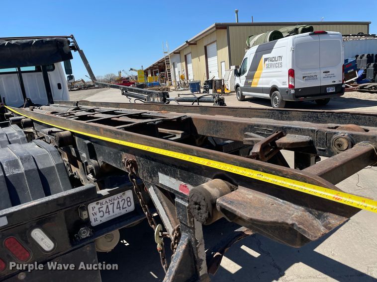 image for item MY9244 2007 Freightliner Business Class M2  roll-off container truck