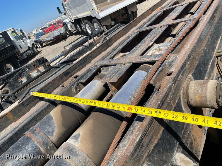 image for item MY9244 2007 Freightliner Business Class M2  roll-off container truck