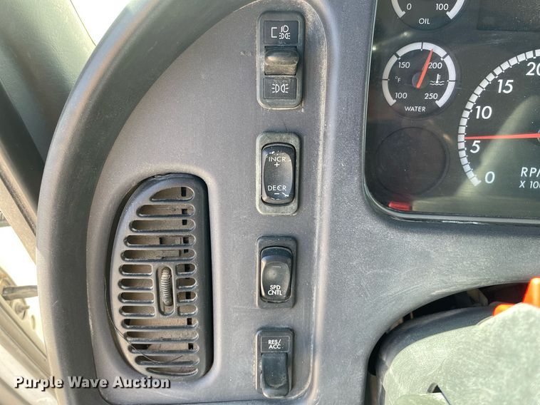 image for item MY9244 2007 Freightliner Business Class M2  roll-off container truck