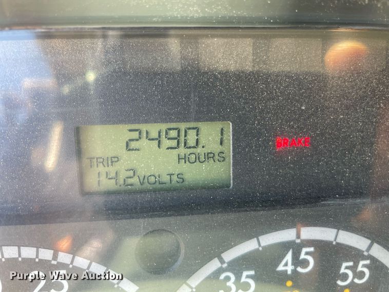 image for item MY9244 2007 Freightliner Business Class M2  roll-off container truck