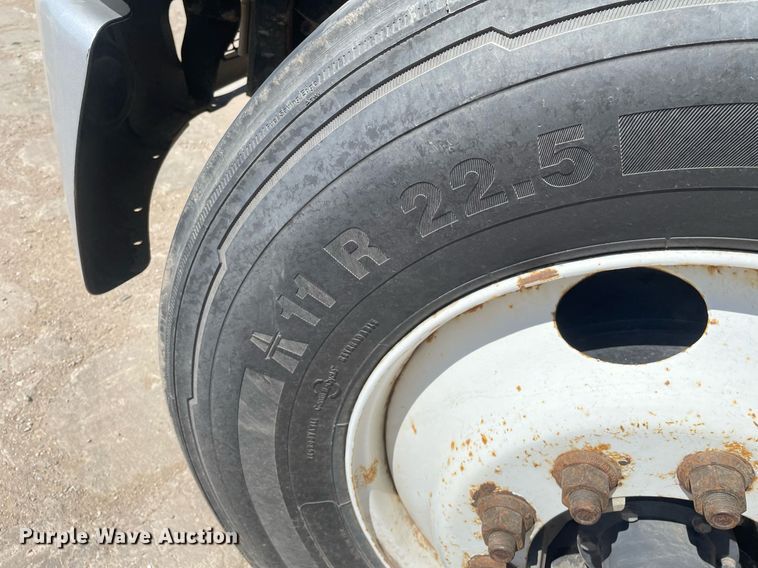 image for item MY9244 2007 Freightliner Business Class M2  roll-off container truck