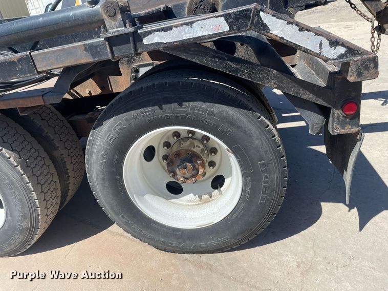 image for item MY9244 2007 Freightliner Business Class M2  roll-off container truck