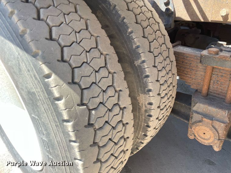 image for item MY9244 2007 Freightliner Business Class M2  roll-off container truck