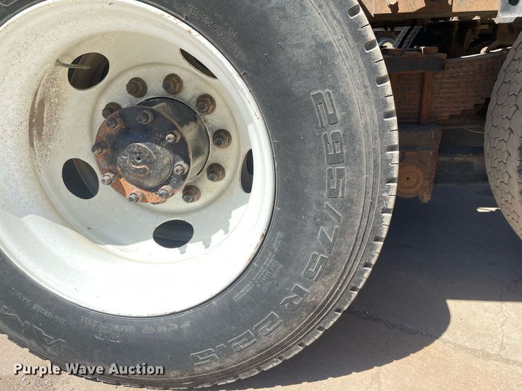 image for item MY9244 2007 Freightliner Business Class M2  roll-off container truck