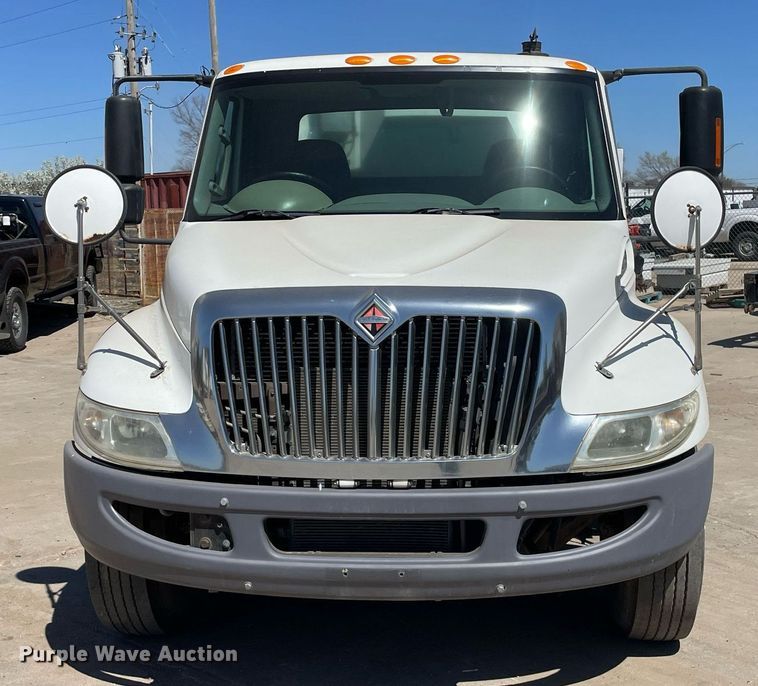 image for item MY9245 2011 International 4300  street sweeper truck