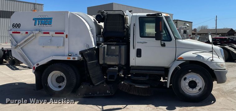 image for item MY9245 2011 International 4300  street sweeper truck