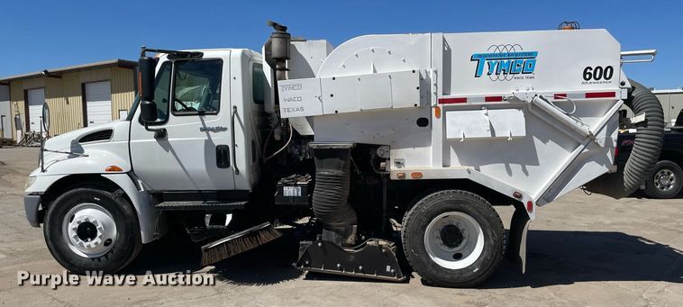 image for item MY9245 2011 International 4300  street sweeper truck