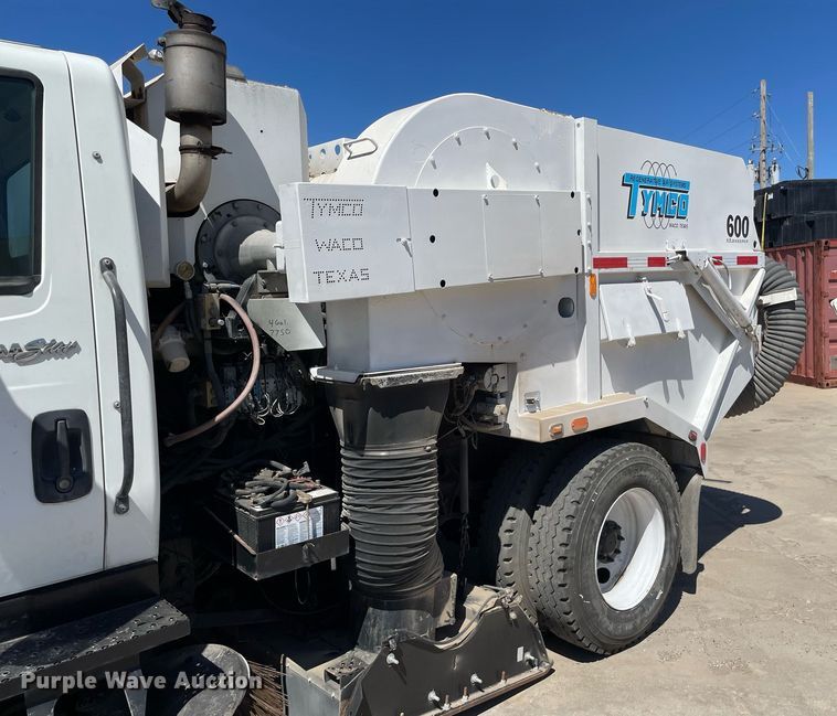 image for item MY9245 2011 International 4300  street sweeper truck