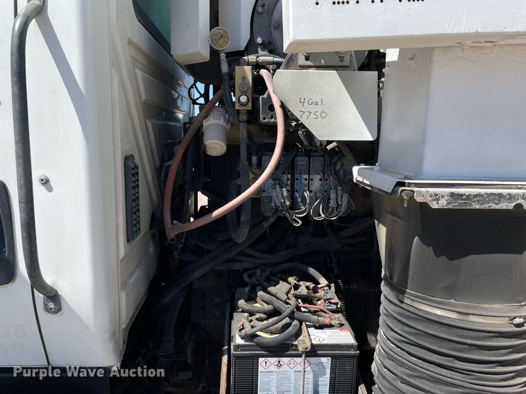 image for item MY9245 2011 International 4300  street sweeper truck