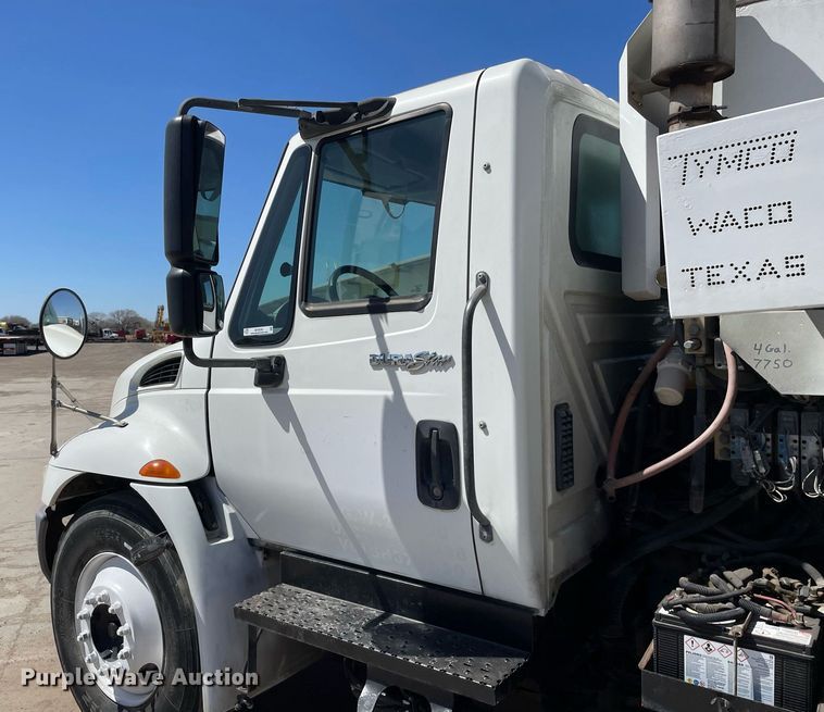 image for item MY9245 2011 International 4300  street sweeper truck