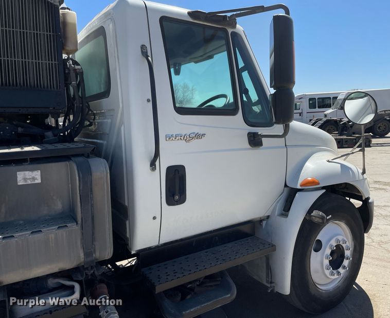 image for item MY9245 2011 International 4300  street sweeper truck