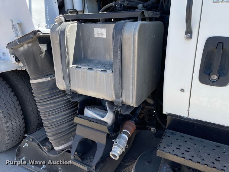 image for item MY9245 2011 International 4300  street sweeper truck