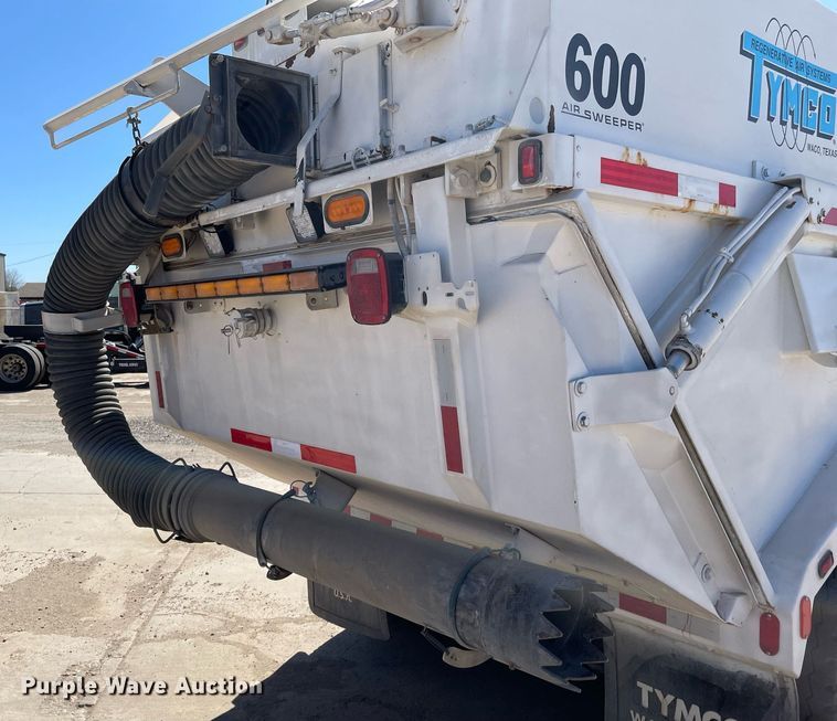 image for item MY9245 2011 International 4300  street sweeper truck