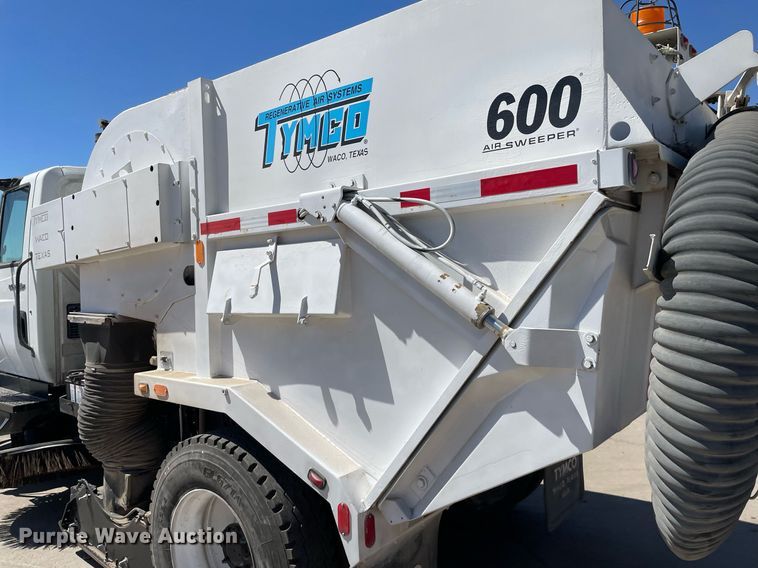 image for item MY9245 2011 International 4300  street sweeper truck