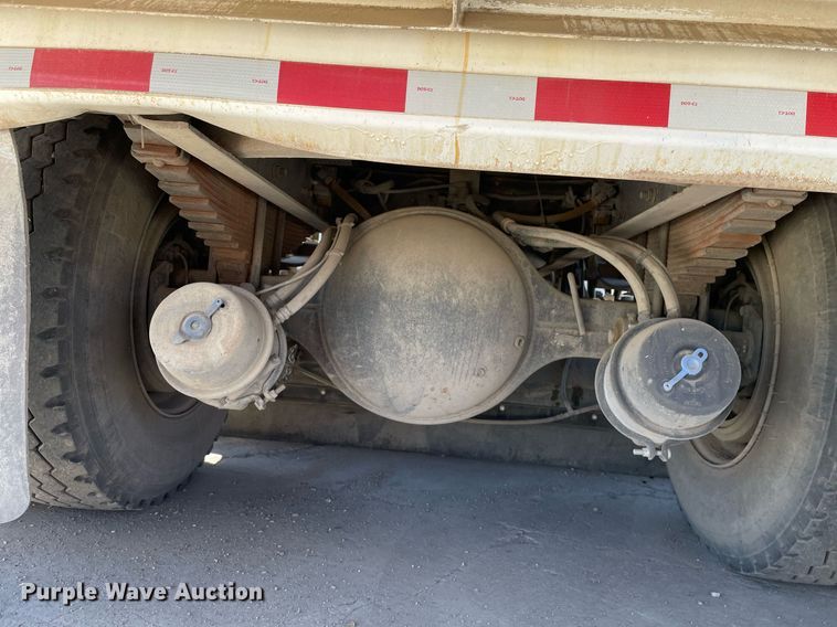 image for item MY9245 2011 International 4300  street sweeper truck