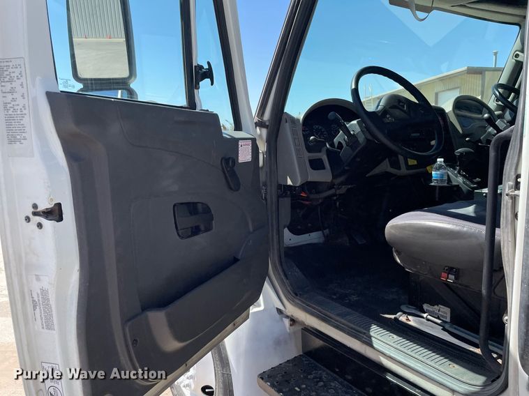 image for item MY9245 2011 International 4300  street sweeper truck