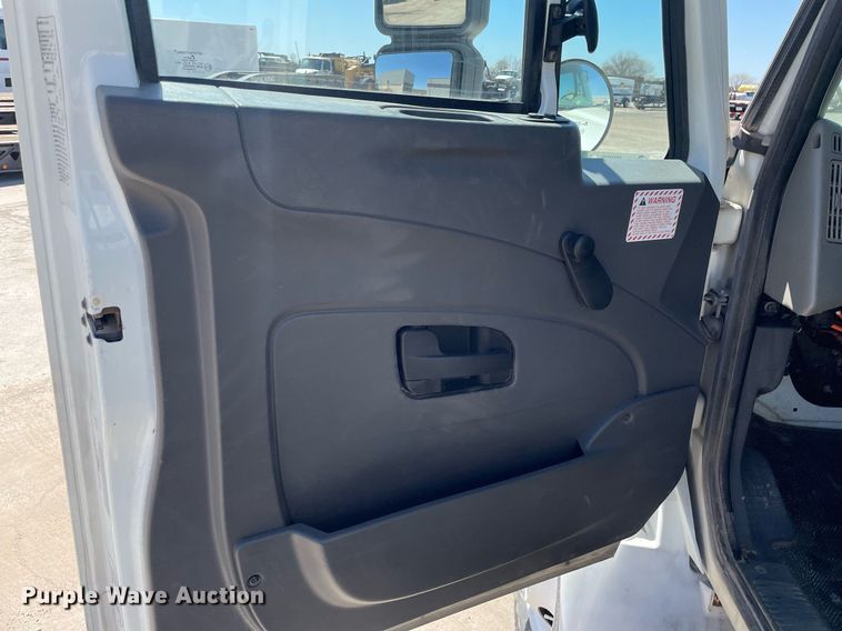 image for item MY9245 2011 International 4300  street sweeper truck