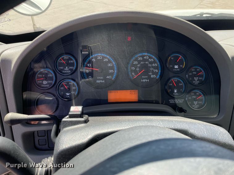 image for item MY9245 2011 International 4300  street sweeper truck