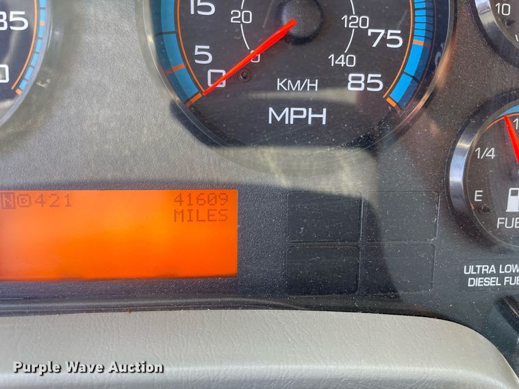 image for item MY9245 2011 International 4300  street sweeper truck