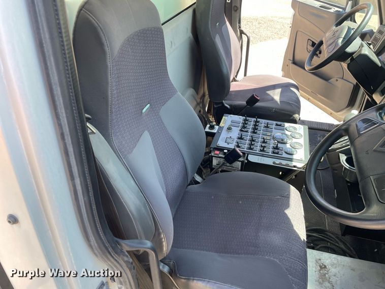 image for item MY9245 2011 International 4300  street sweeper truck