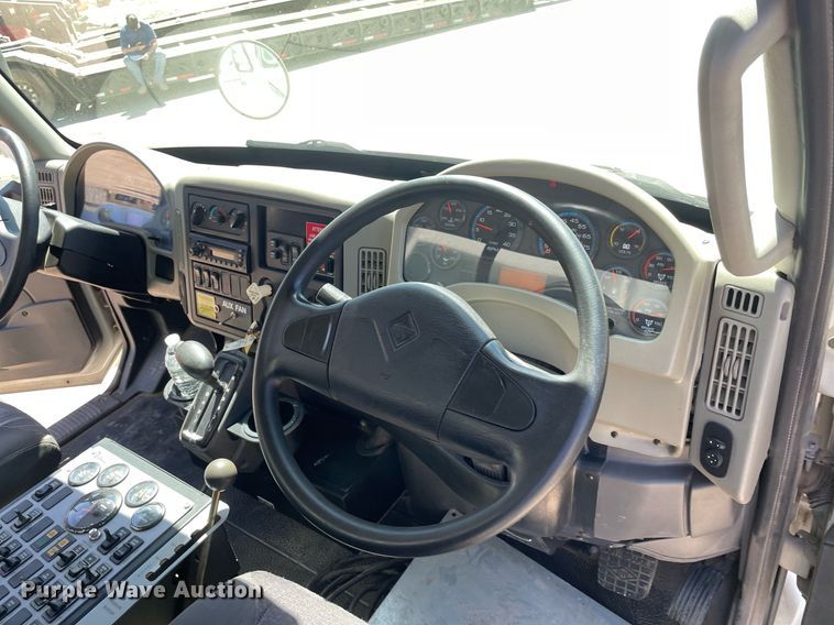 image for item MY9245 2011 International 4300  street sweeper truck