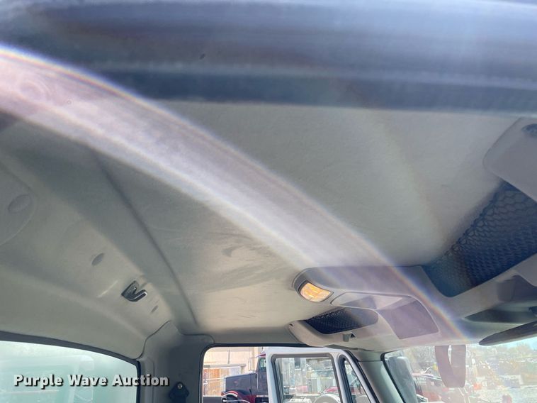 image for item MY9245 2011 International 4300  street sweeper truck