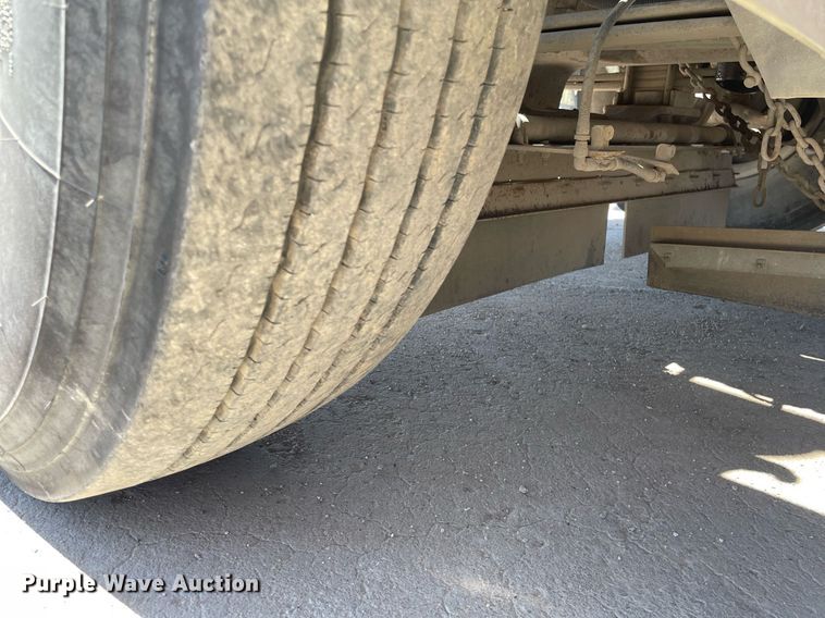 image for item MY9245 2011 International 4300  street sweeper truck