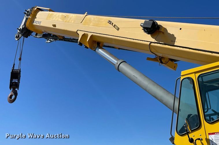 image for item MY9248 2007 Grove RT875E  crane