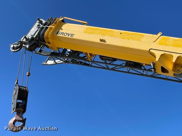 image for item MY9248 2007 Grove RT875E  crane